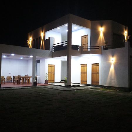 Hotel Cassia Udawalawe Esterno foto